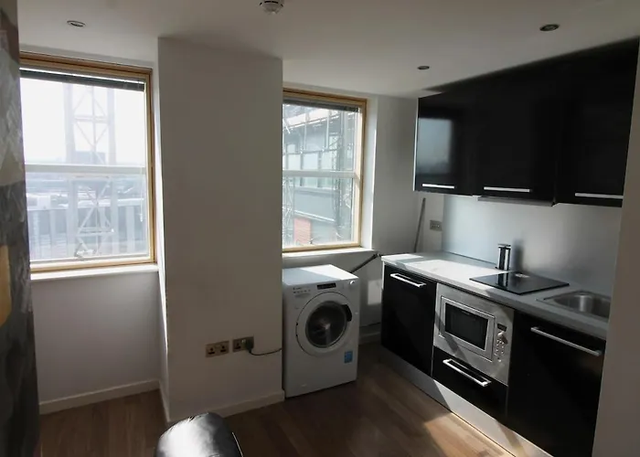 Centre View By Train Station Leeds (West Yorkshire)